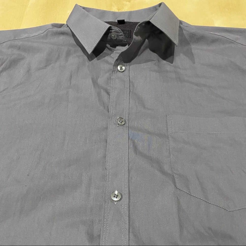 Like new grey long sleeve dress shirt.